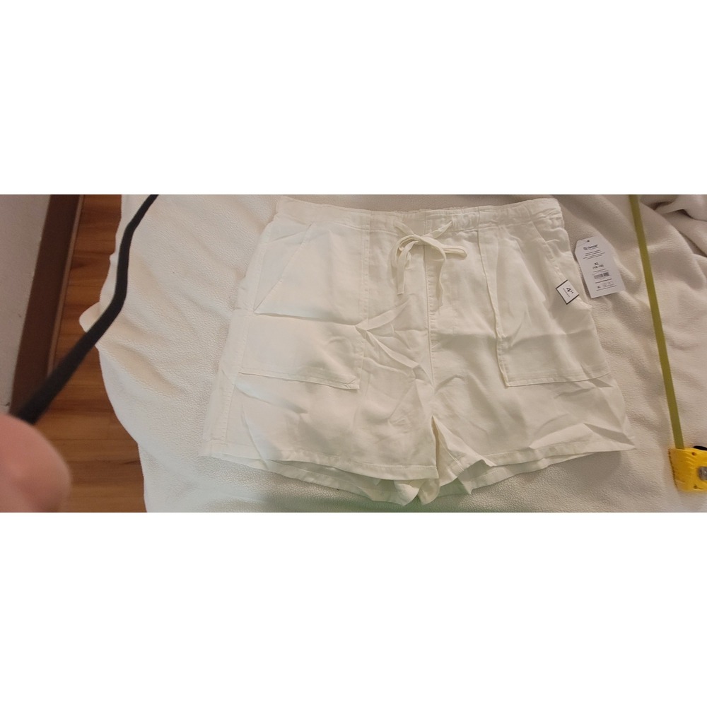 Time & Tru Women's 4" Soft Utility Short Winter White Size XL (16-18)
